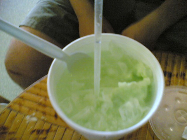 Large Agua with ice cream